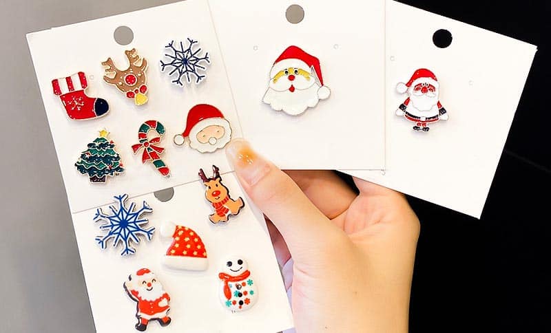 Pines Navideños 2023: Accesorios Únicos para la Temporada